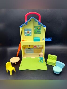CoComelon Deluxe Pop N’ Play House Playset With JJ Figure And Furniture